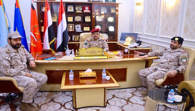 تفاصيل لقاء يجمع وزير الدفاع مع قائد قوات التحالف في عدن