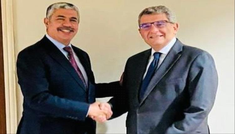 السفير بحاح يبحث مع مساعد وزير الخارجية المصري العلاقات الثنائية بين البلدين