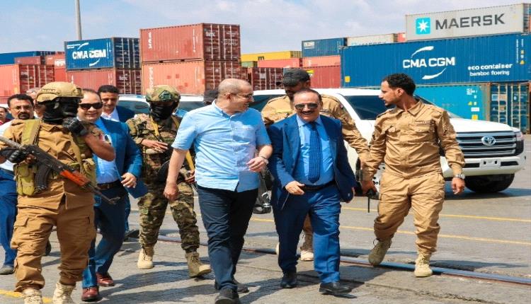 جهود وزير النقل تثمر في استعادة النشاط التجاري الحيوي لميناء عدن وزيادة قدرته التنافسية