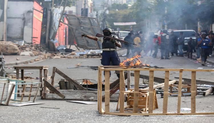 زعيم عصابة في هايتي يتوعد رئيس الوزراء مع تصاعد أعمال العنف